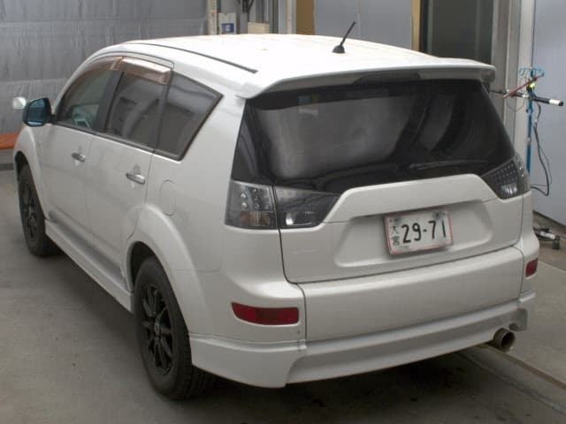 MITSUBISHI Outlander thumbnail 2