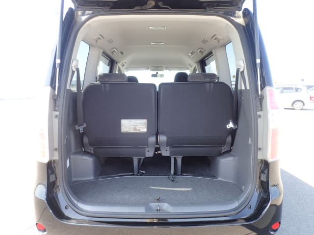 TOYOTA Noah thumbnail 29