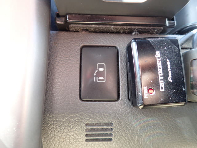 TOYOTA Noah thumbnail 41
