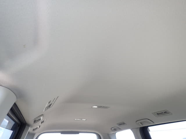 TOYOTA Noah thumbnail 24