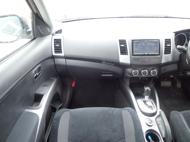 MITSUBISHI Outlander thumbnail 34
