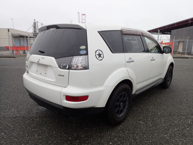MITSUBISHI Outlander thumbnail 5