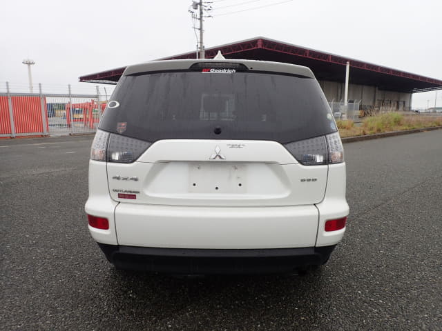 MITSUBISHI Outlander thumbnail 4