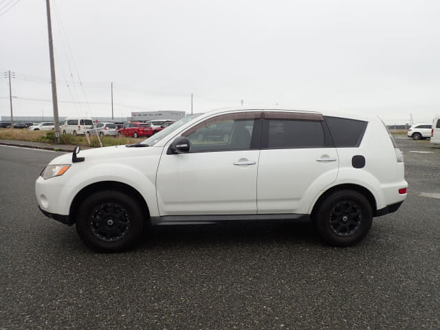 MITSUBISHI Outlander thumbnail 2