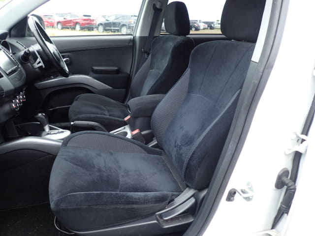 MITSUBISHI Outlander thumbnail 26