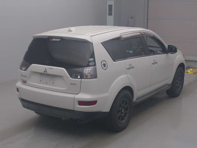 MITSUBISHI Outlander thumbnail 2