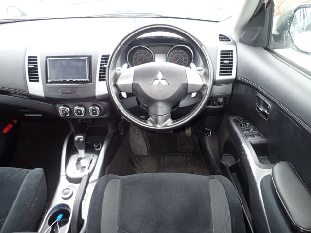 MITSUBISHI Outlander thumbnail 33
