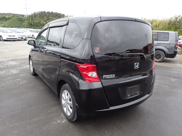 HONDA Freed thumbnail 3