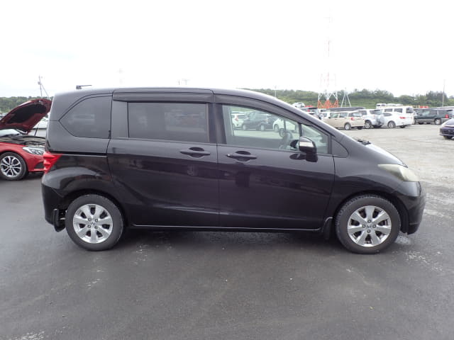 HONDA Freed thumbnail 6