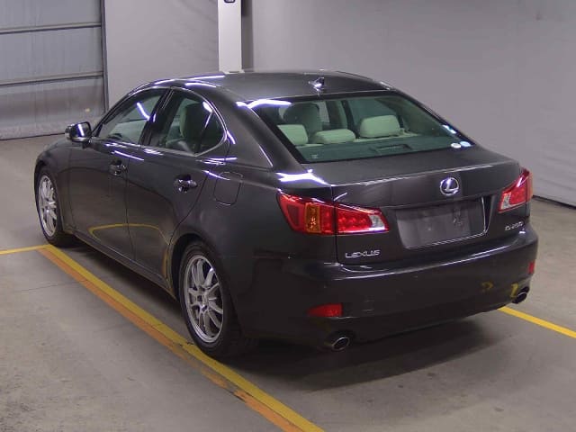 LEXUS IS thumbnail 3