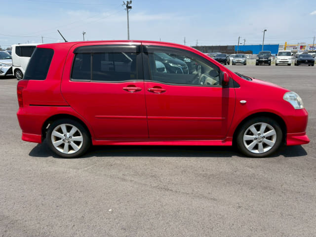 TOYOTA Raum thumbnail 6