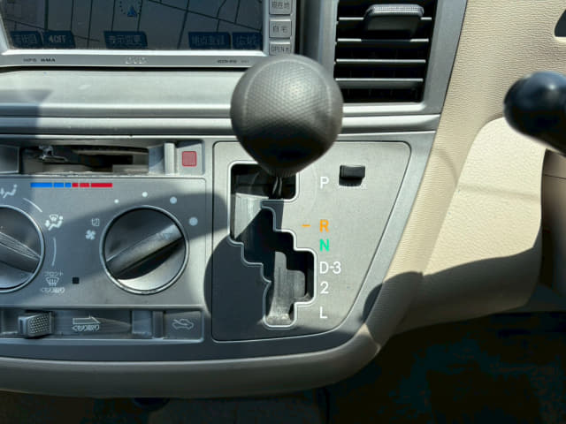 TOYOTA Raum thumbnail 37
