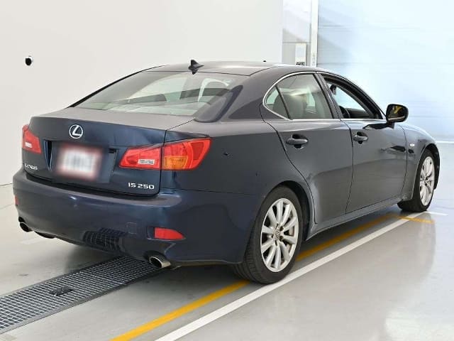 LEXUS IS thumbnail 2