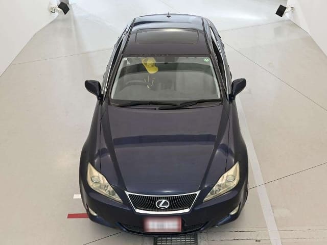 LEXUS IS thumbnail 8