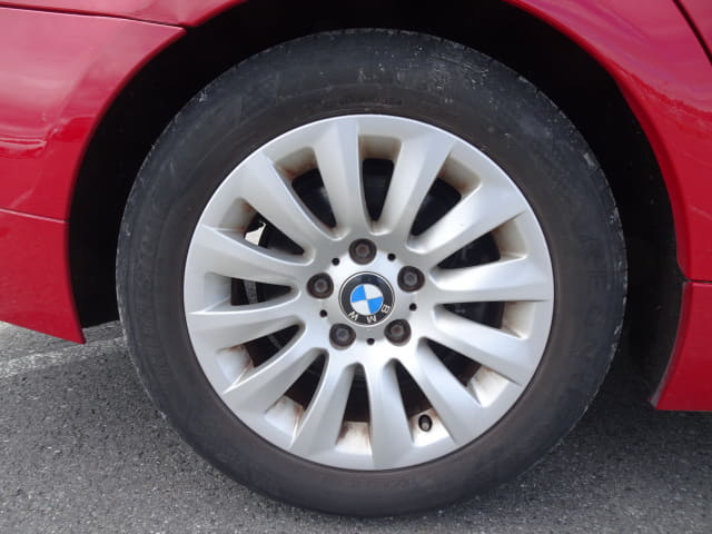 BMW 3 Series thumbnail 11