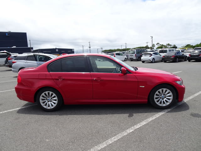 BMW 3 Series thumbnail 6