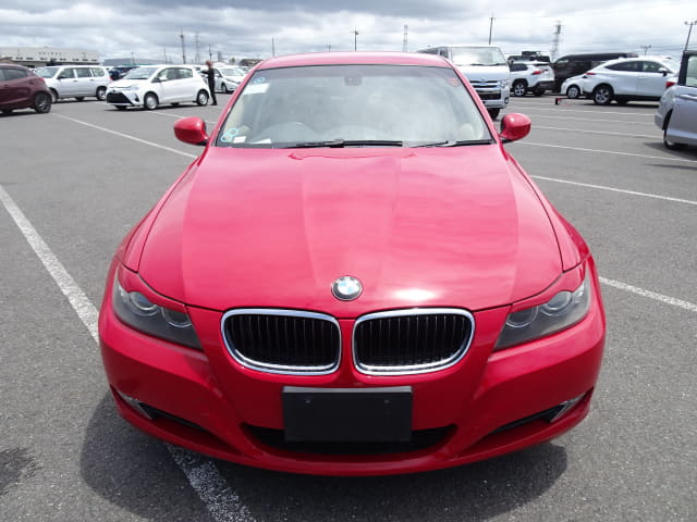 BMW 3 Series thumbnail 8