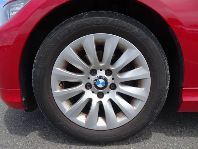 BMW 3 Series thumbnail 9