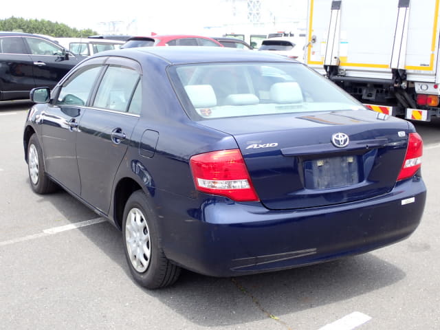 TOYOTA Corolla Axio thumbnail 3
