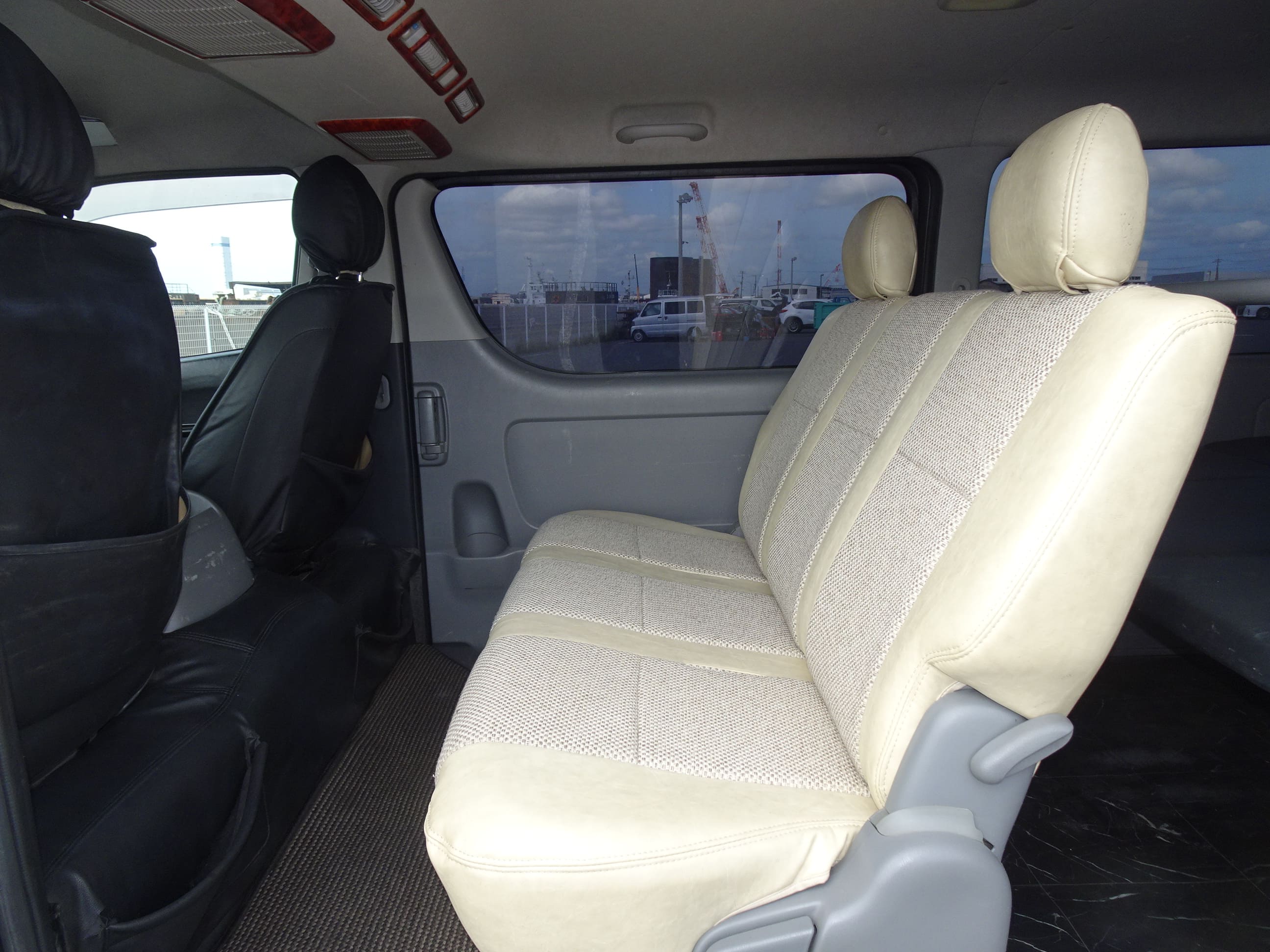 2007 Toyota HiAce JDM car for sale — photo 19 of 25