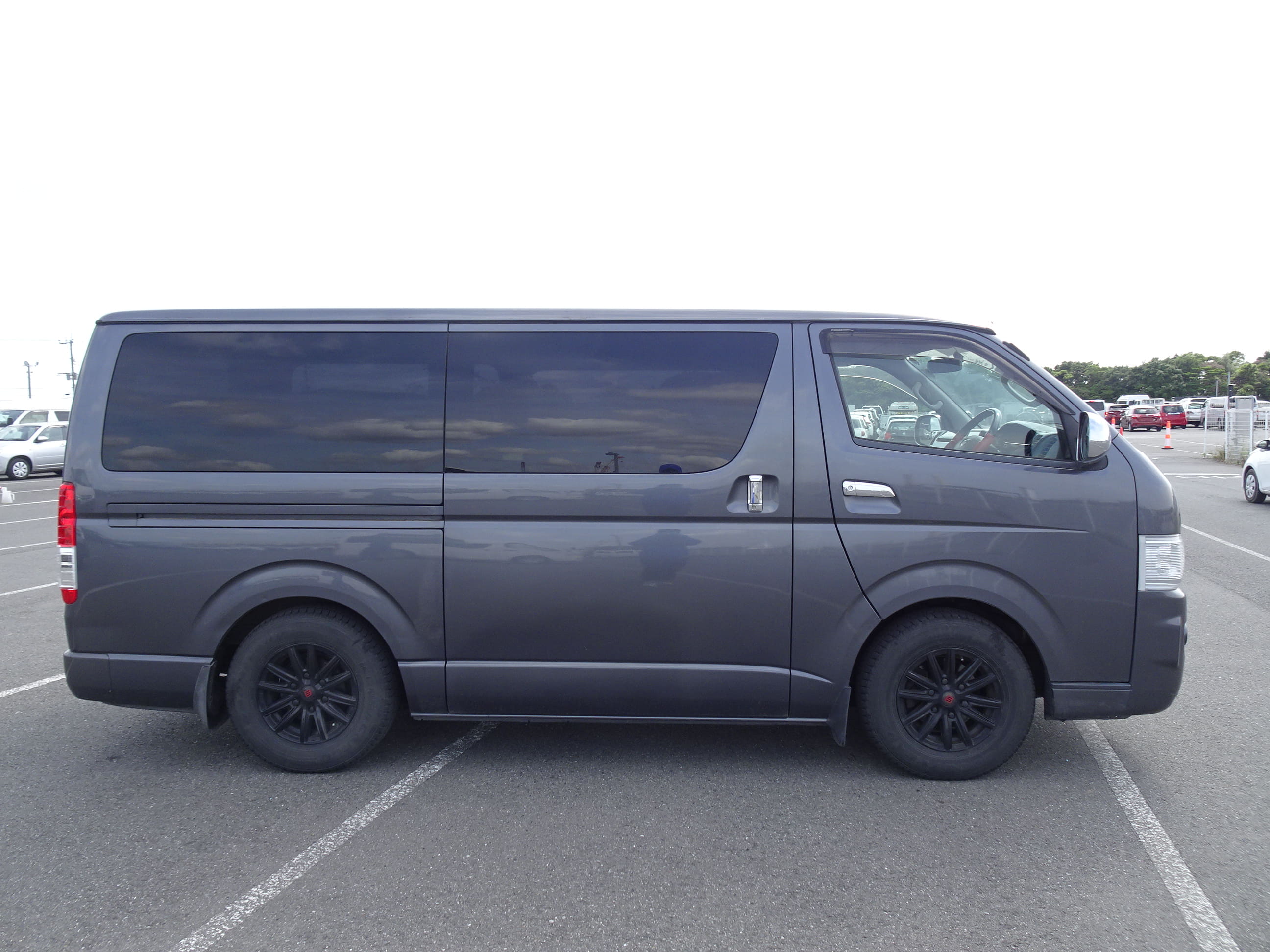 2007 Toyota HiAce JDM car for sale — photo 6 of 25