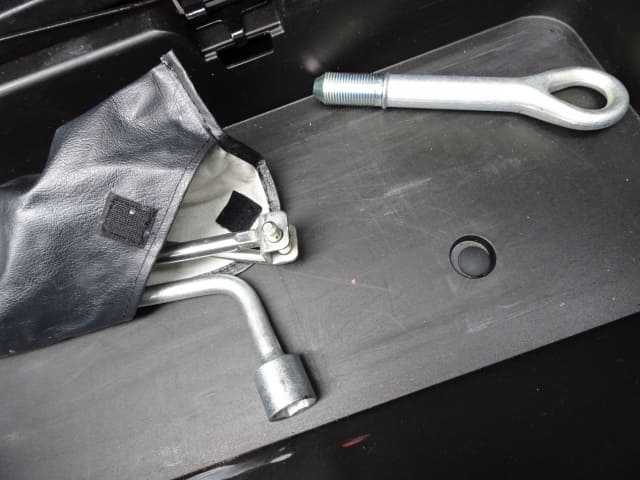 TOYOTA RAV4 thumbnail 31