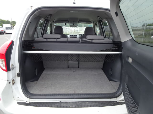 TOYOTA RAV4 thumbnail 28