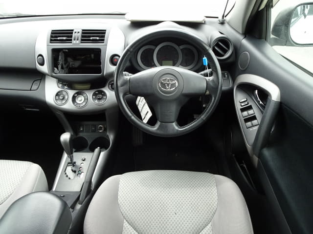 TOYOTA RAV4 thumbnail 32