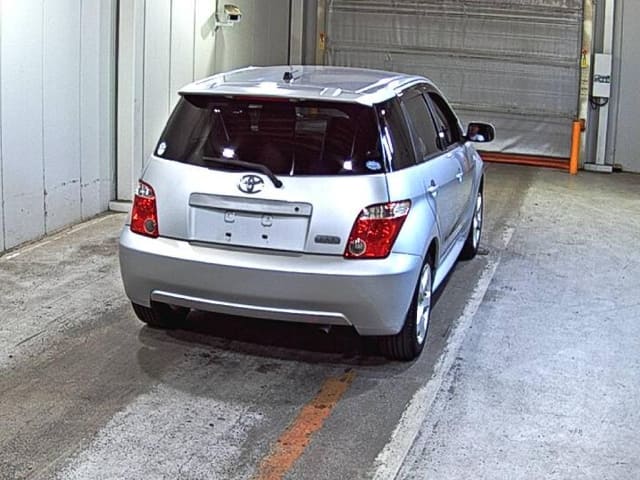 TOYOTA IST thumbnail 2