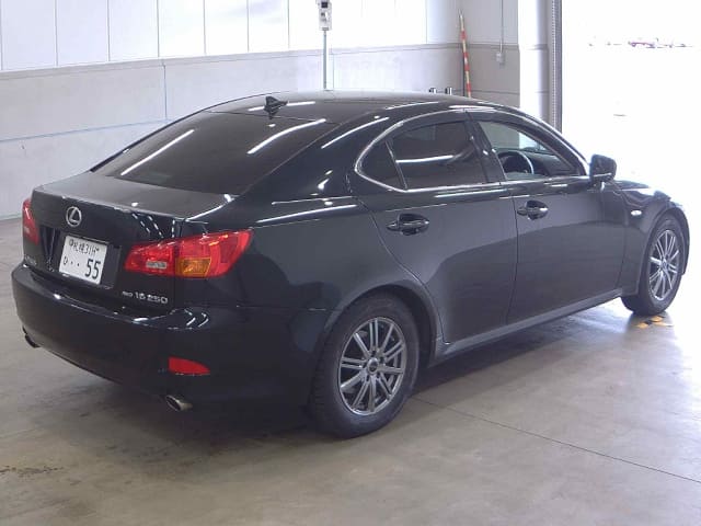 LEXUS IS thumbnail 2