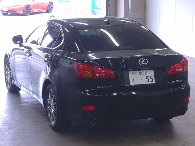 LEXUS IS thumbnail 4