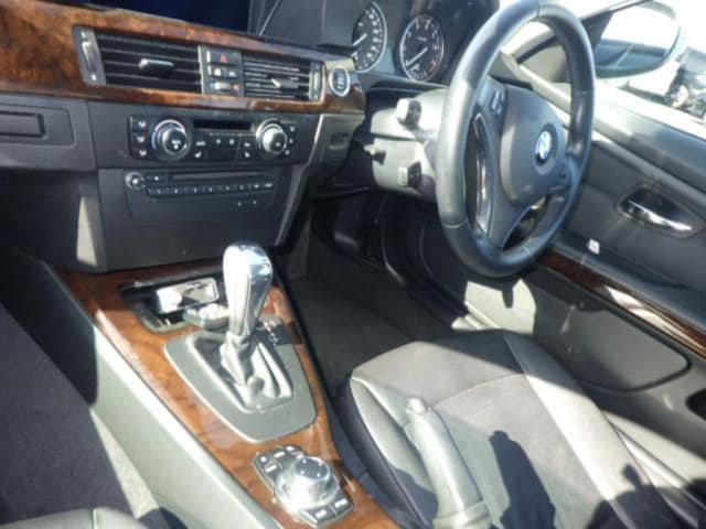 BMW 3 Series thumbnail 3