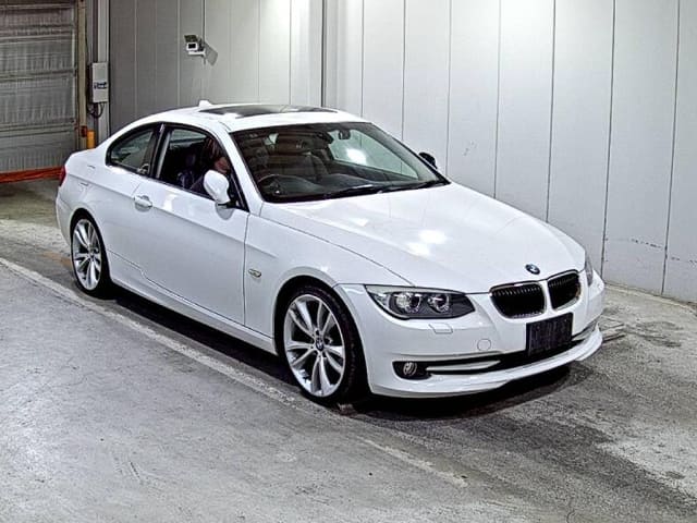 BMW 3 Series thumbnail 4