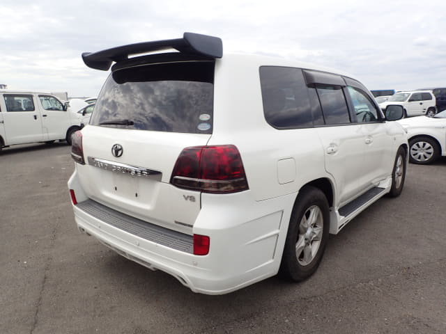 TOYOTA Land Cruiser thumbnail 5