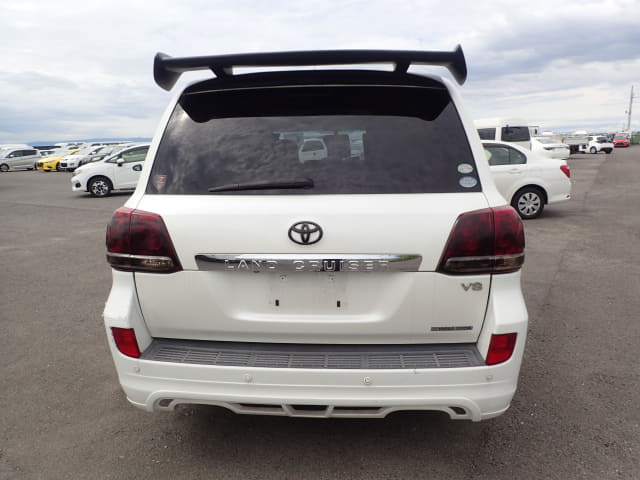 TOYOTA Land Cruiser thumbnail 4