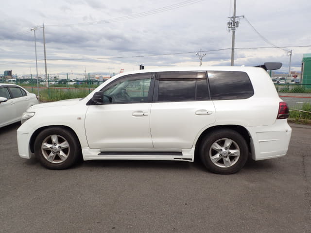 TOYOTA Land Cruiser thumbnail 2