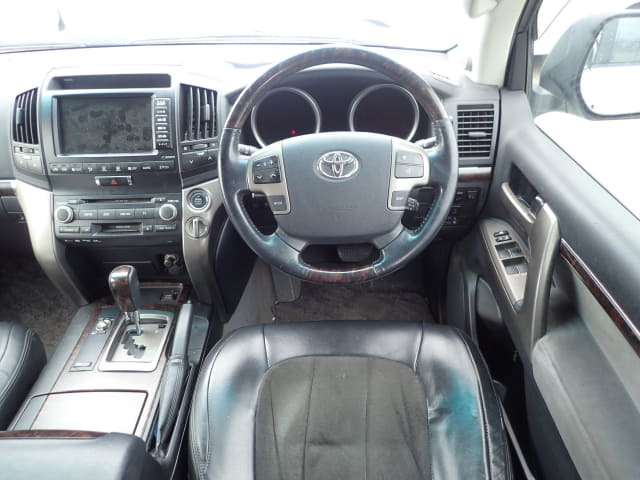 TOYOTA Land Cruiser thumbnail 33