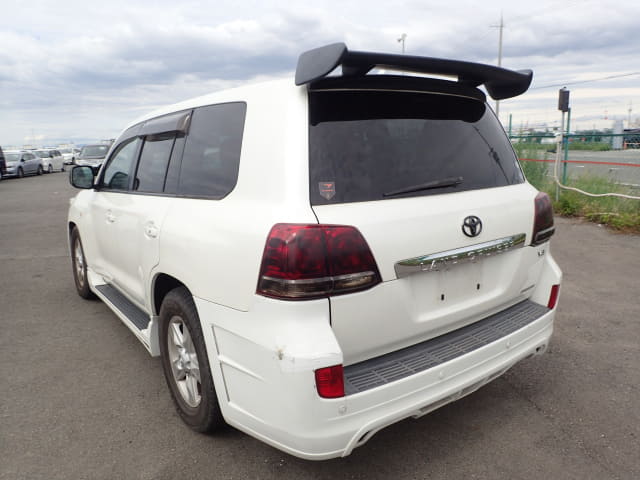 TOYOTA Land Cruiser thumbnail 3