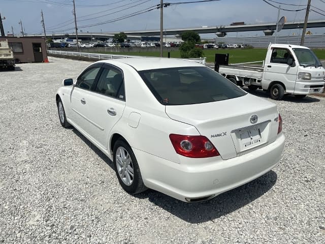 TOYOTA Mark X thumbnail 3