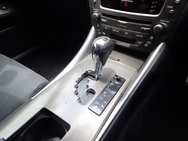 LEXUS IS thumbnail 40