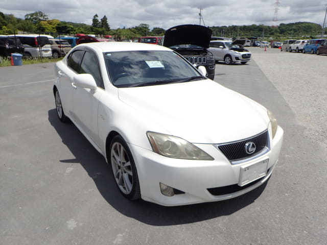 LEXUS IS thumbnail 7
