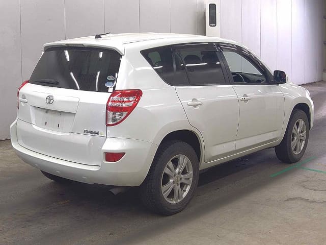 TOYOTA RAV4 thumbnail 2