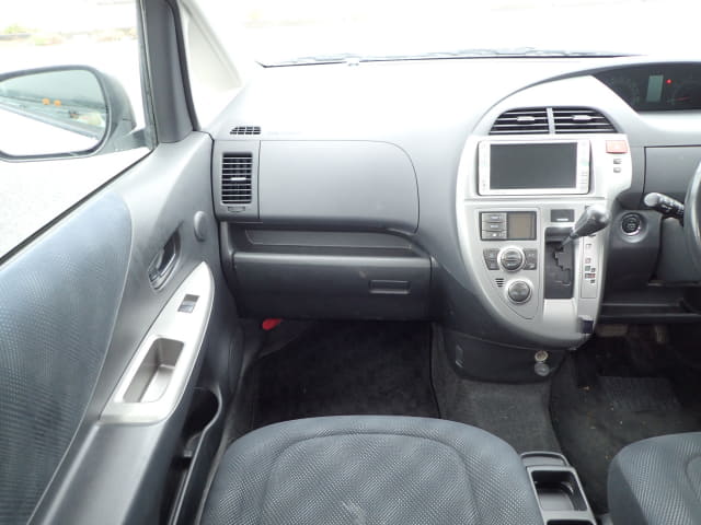 TOYOTA Ractis thumbnail 33