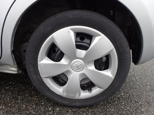 TOYOTA Ractis thumbnail 10
