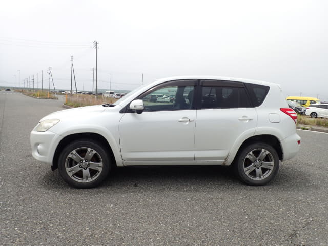 TOYOTA RAV4 thumbnail 2