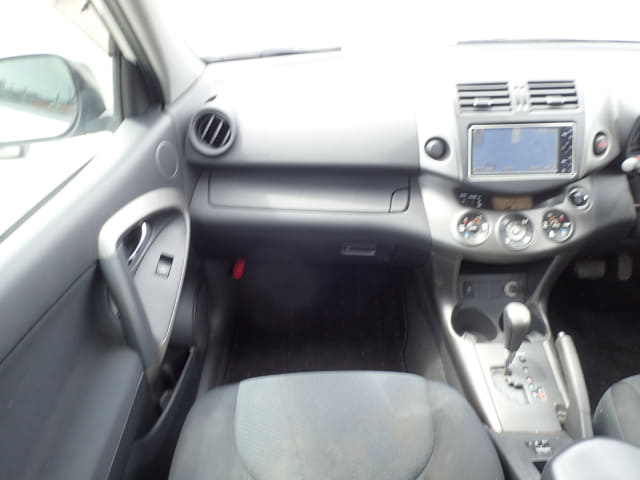 TOYOTA RAV4 thumbnail 32