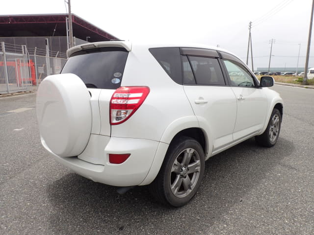 TOYOTA RAV4 thumbnail 5