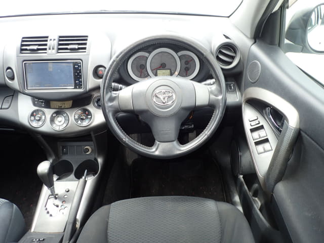 TOYOTA RAV4 thumbnail 31