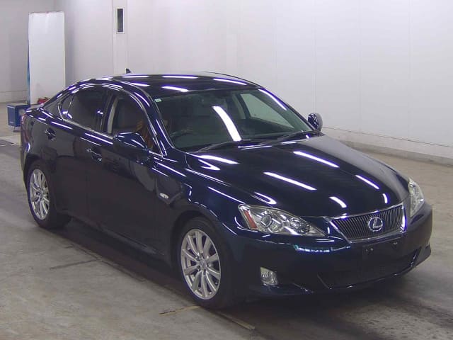 LEXUS IS thumbnail 4