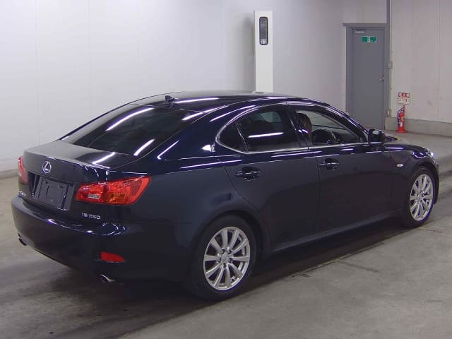 LEXUS IS thumbnail 2